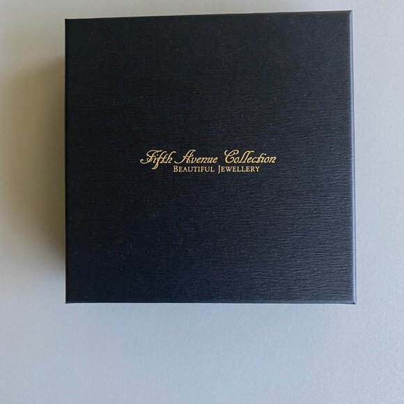 FAC Swarovski Teardrop Crystal Necklace & Earrings Set - Picture 9 of 10